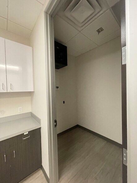 More Photos Of 1482 E Williams Field Rd, Gilbert Unknown For Lease