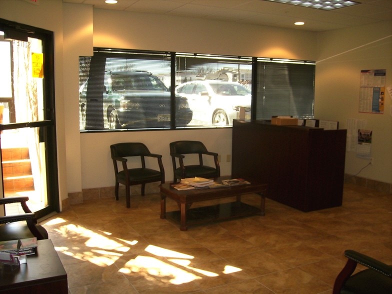 More Photos Of 1301 E Parkerville Rd, DeSoto Light Manufacturing For Sale