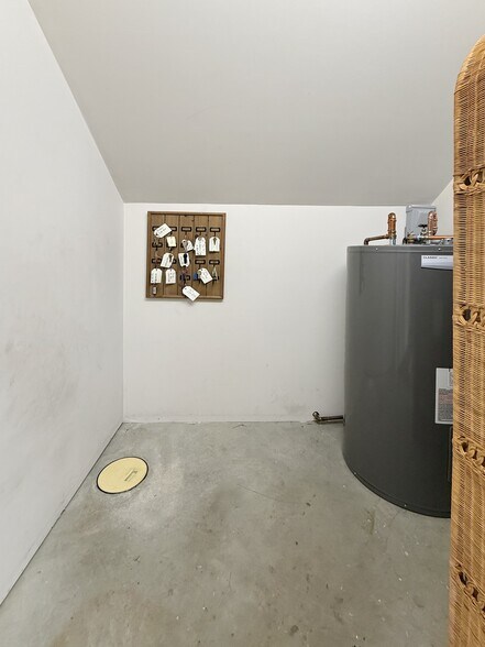 More Photos Of 2719 McFarland Blvd E, Tuscaloosa General Retail For Lease