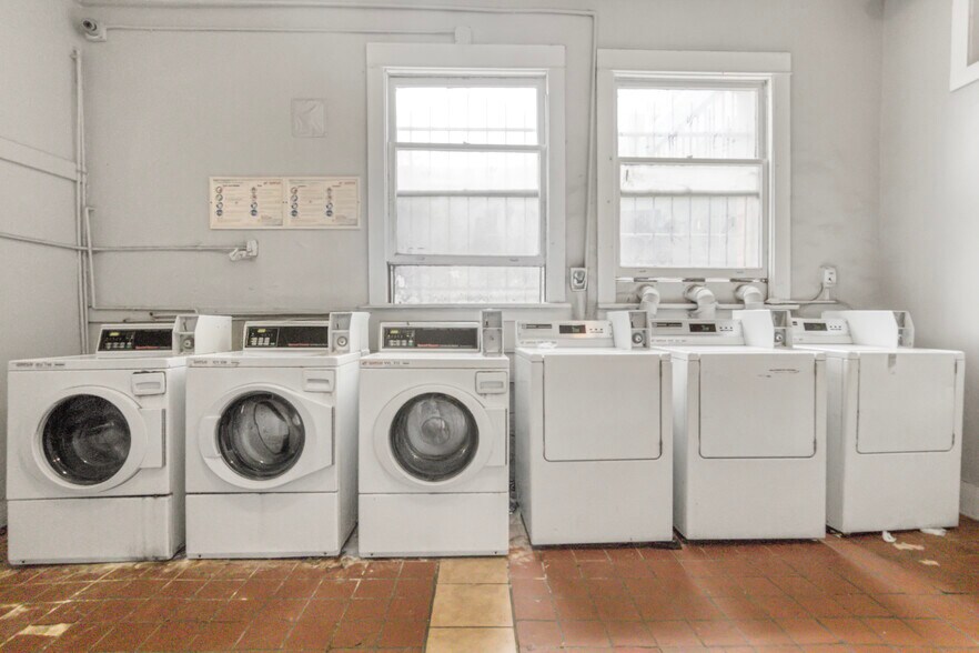 More Photos Of 667 S Carondelet, Los Angeles Multifamily For Sale