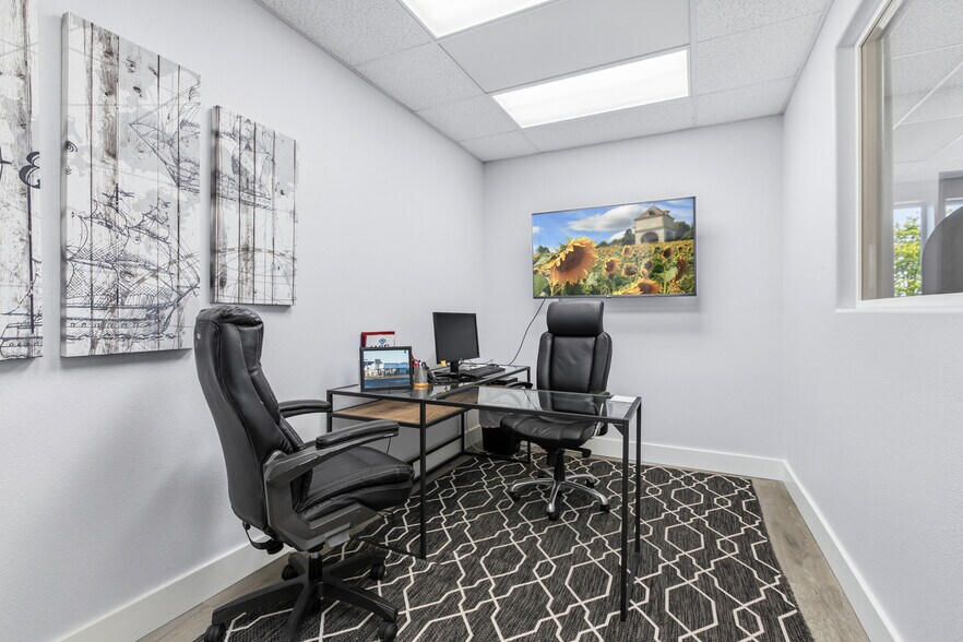 More Photos Of 1202 Commercial Ave, Anacortes Office For Sale