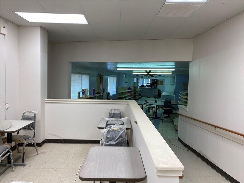 More Photos Of 2099 Highway 532, Dubberly Service Station For Sale