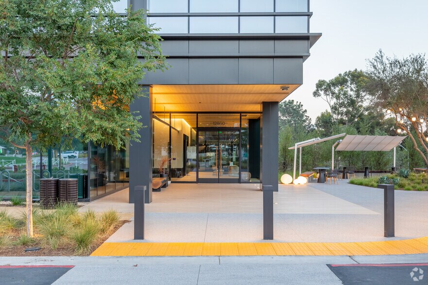 More Photos Of El Camino Real @ Del Mar Heights Road @ Del Mar Heights Road, San Diego Unknown For Lease