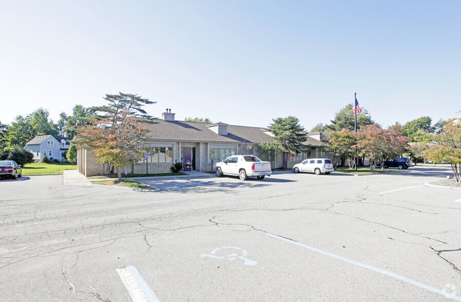 3632536355 Harper Ave, Clinton Township, MI 48035 Medical Office For