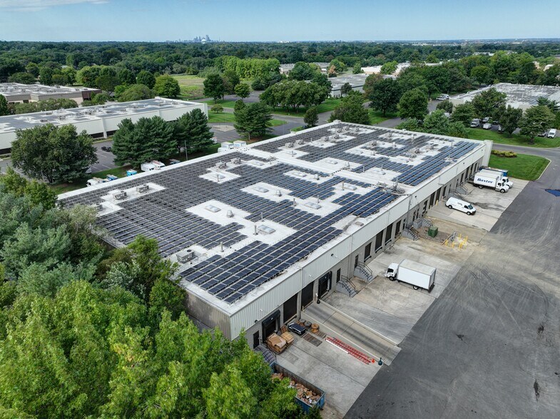 More Photos Of 202 Commerce Dr, Moorestown Warehouse For Lease