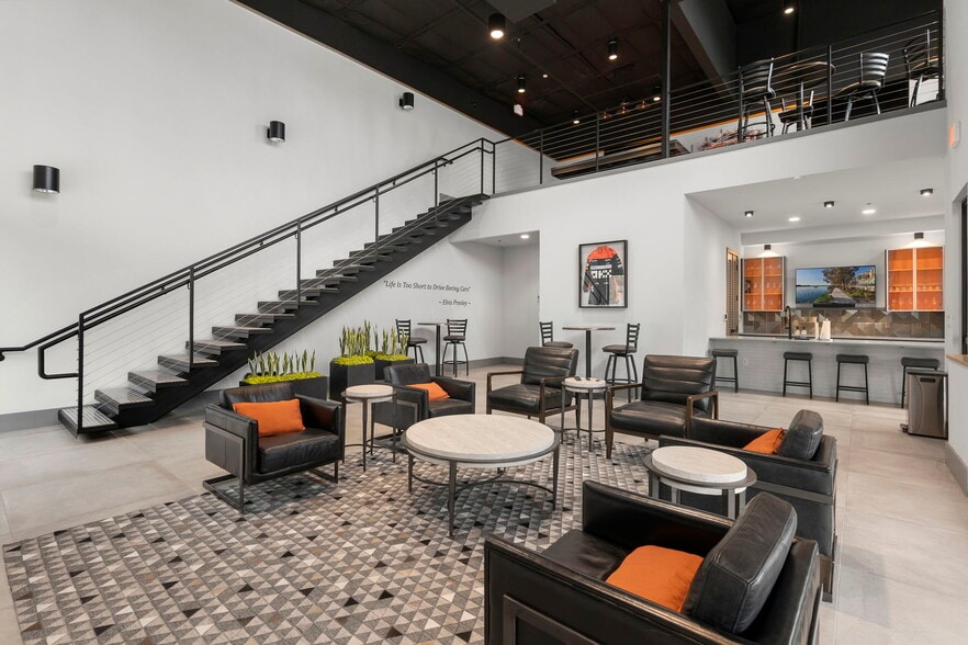 More Photos Of 7231 Stonewall Bnd, San Antonio Self Storage For Sale