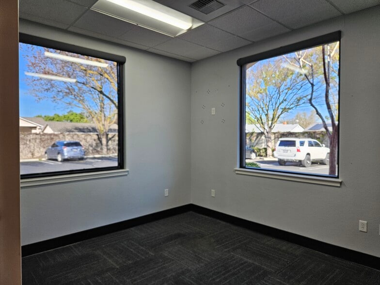 More Photos Of 1165 Scenic Dr, Modesto Office For Lease