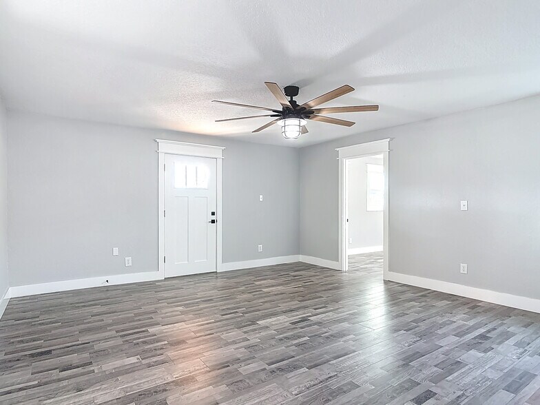 More Photos Of 379 N State Road 415, Osteen Office For Lease