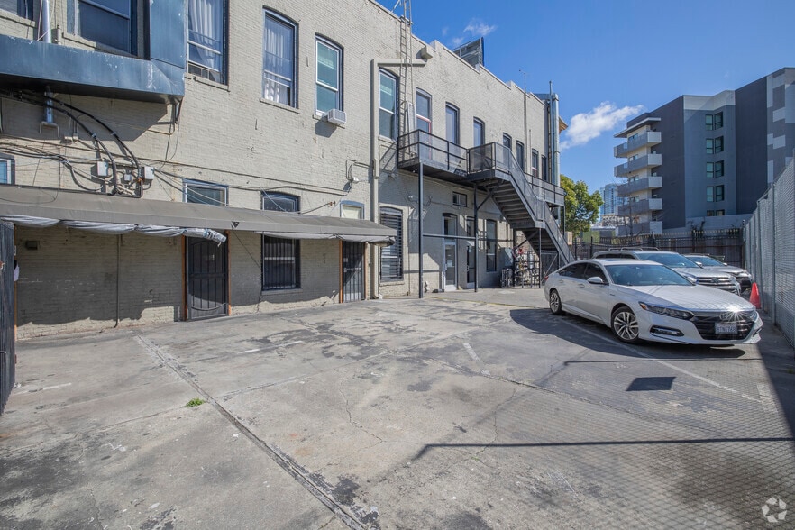 More Photos Of 1901-1915 San Pablo Ave, Oakland Storefront Retail Office For Lease