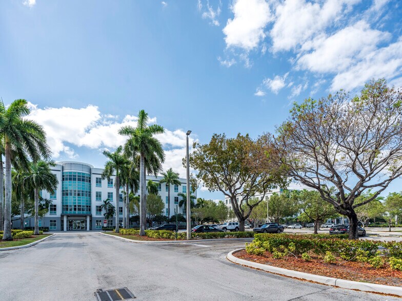 More Photos Of 8200 NW 33rd St, Doral Office For Lease