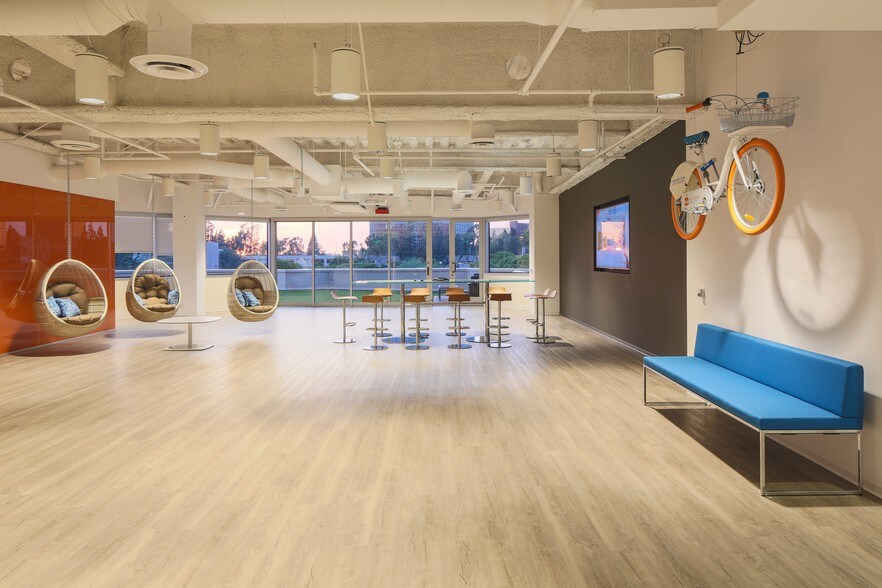 More Photos Of 535-575 Anton Blvd, Costa Mesa Unknown For Lease