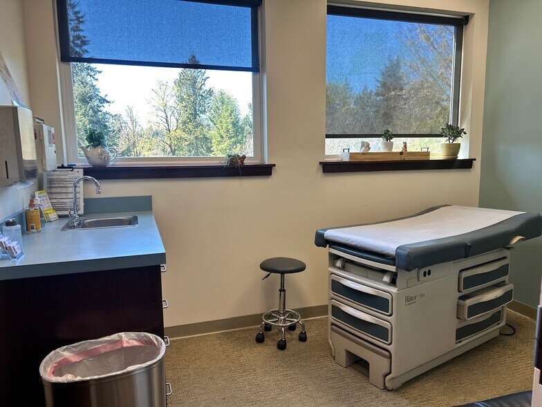 More Photos Of 463 Tremont St W, Port Orchard Medical For Lease
