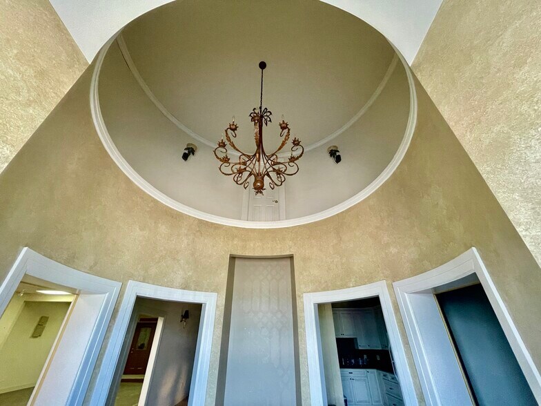 More Photos Of 663-665 N Eastern Blvd, Montgomery Freestanding For Lease