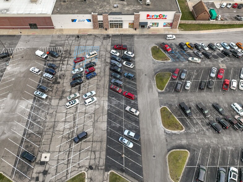 More Photos Of 23267 Eureka Rd, Taylor Freestanding For Lease