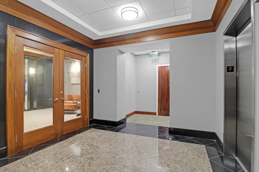 More Photos Of 40 Calhoun St, Charleston Office For Lease