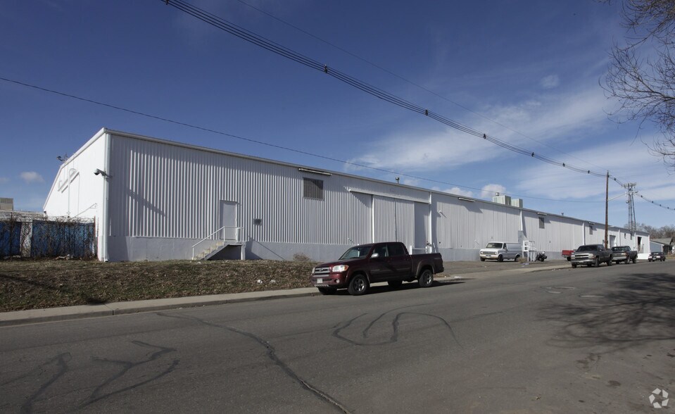 More Photos Of 4900-4990 Acoma St, Denver Warehouse For Lease