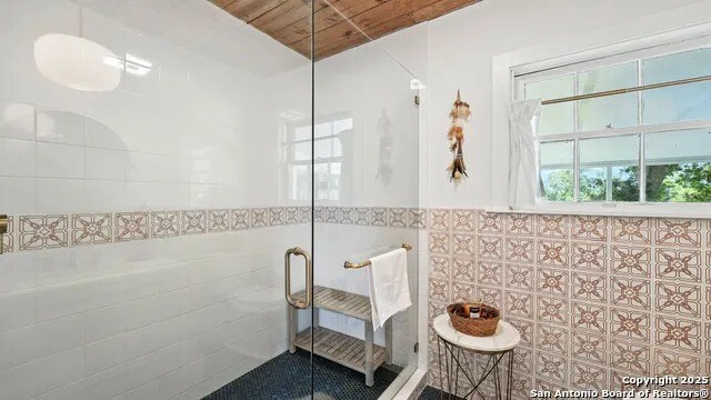 More Photos Of 105 NW River Rd, Martindale Specialty For Sale