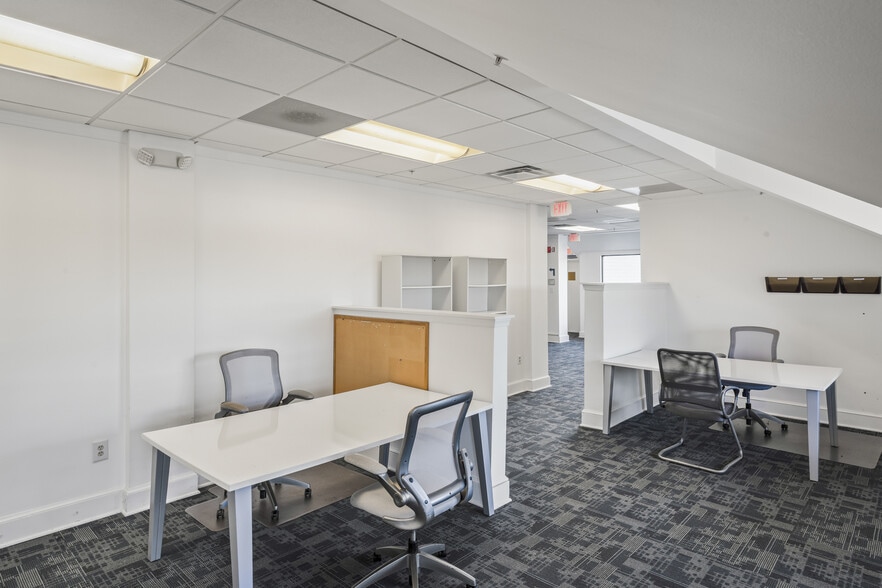 More Photos Of 602 S King St, Leesburg Medical For Lease