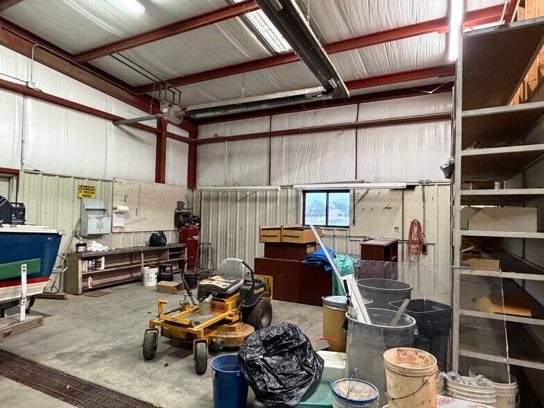 More Photos Of 621 N Hickory St, Mcpherson Office For Sale
