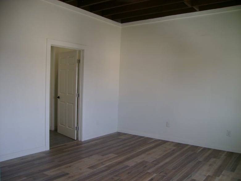 More Photos Of 5939-5941 Clara St, Bell Gardens Manufacturing For Lease