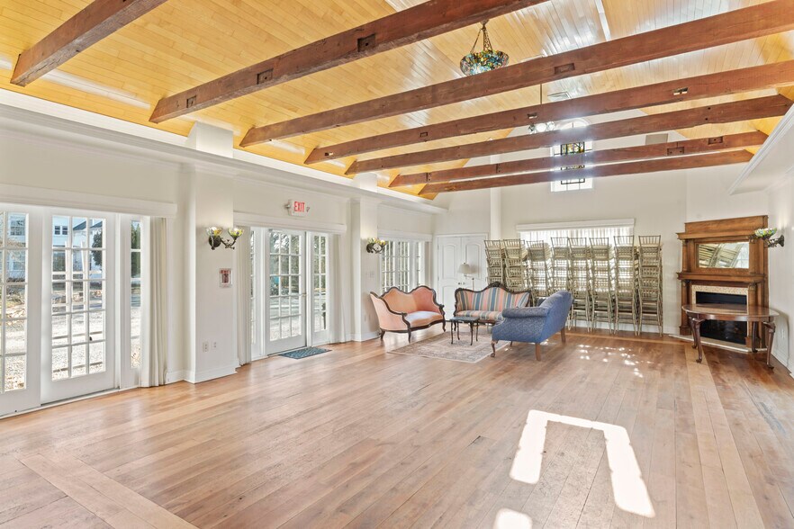 More Photos Of 23130 Briar Patch Ln, Middleburg Hospitality For Sale