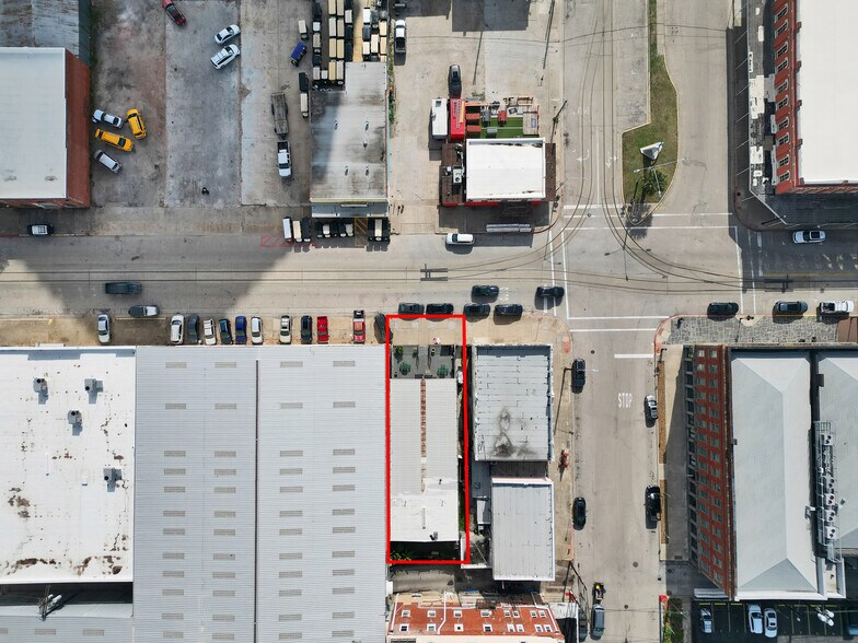 More Photos Of 1922 Strand St, Galveston General Retail For Sale