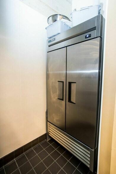 More Photos Of 1716 Broadway, Oakland Storefront For Sale