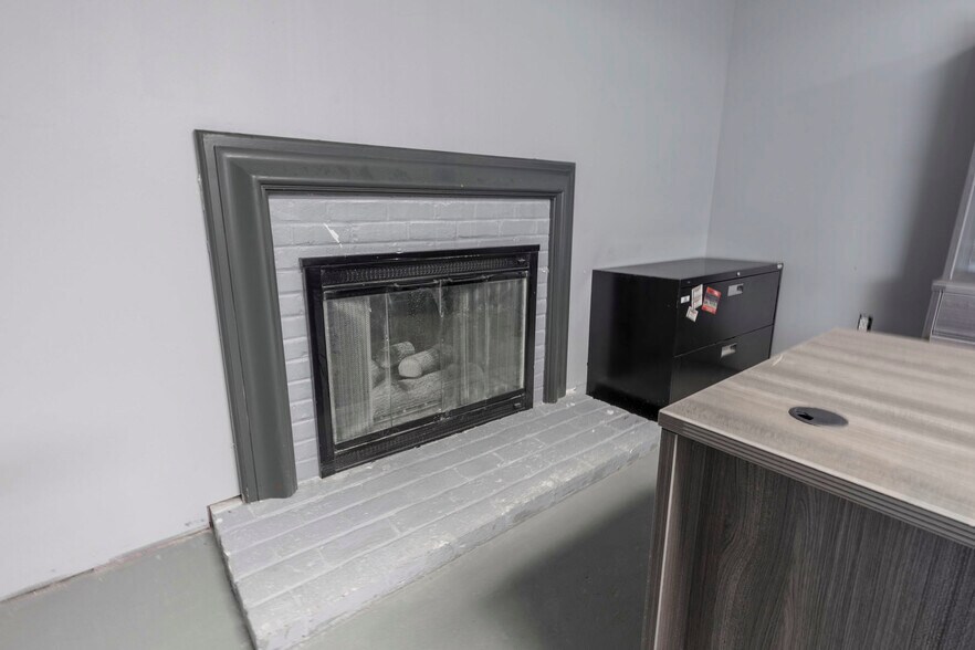 More Photos Of 1311 Bernheim Ln, Louisville Industrial For Sale