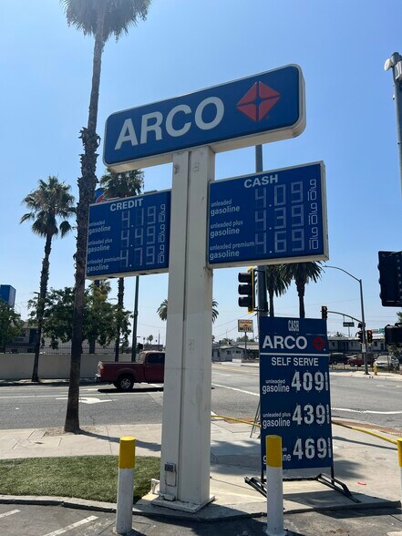 More Photos Of 605 N H St, San Bernardino Service Station For Sale