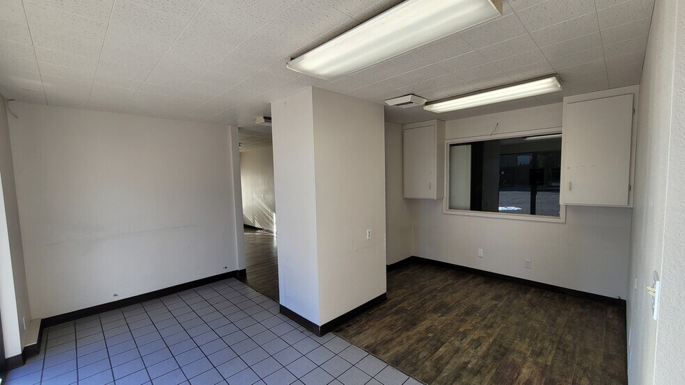 More Photos Of 45 Foley St, Santa Rosa Light Distribution For Lease