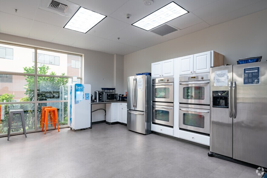 More Photos Of 35131 SE Douglas St, Snoqualmie Office For Sale