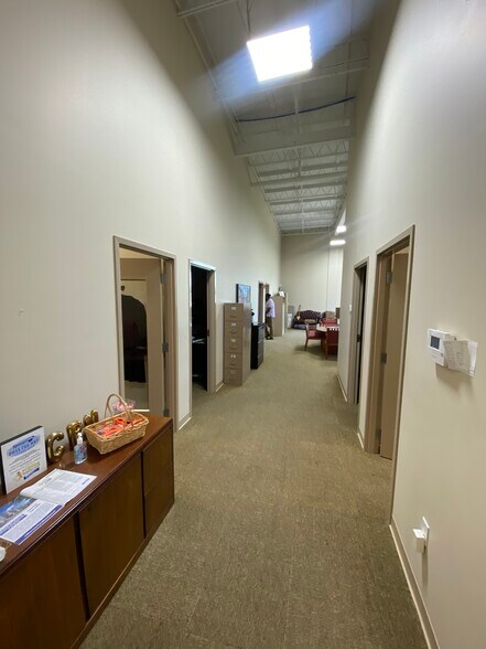 More Photos Of 1859 Summerville Ave, Charleston Office For Lease