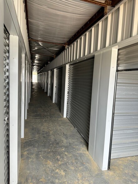 More Photos Of 221 Eastline Road, Searcy Self Storage For Sale