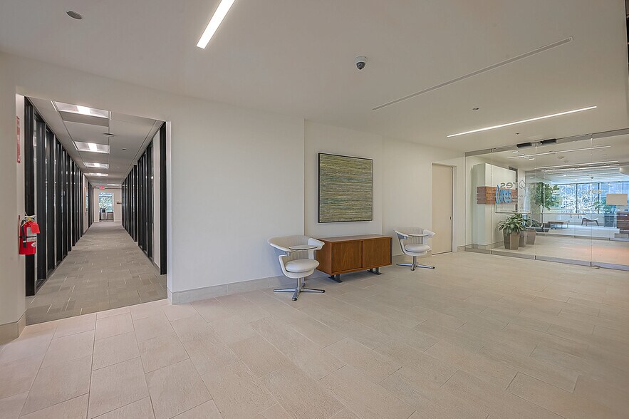 More Photos Of 6575 West Loop South, Bellaire Office For Lease