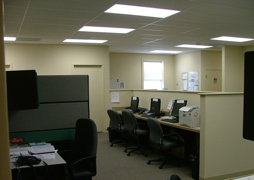 More Photos Of 69 Mayo Rd, Edgewater Storefront Retail Office For Lease