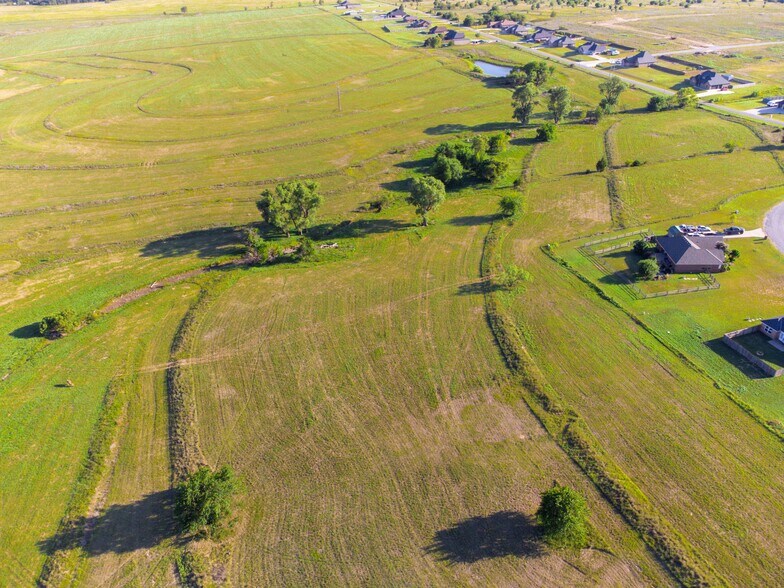More Photos Of US Highway 277, Elgin Land For Sale