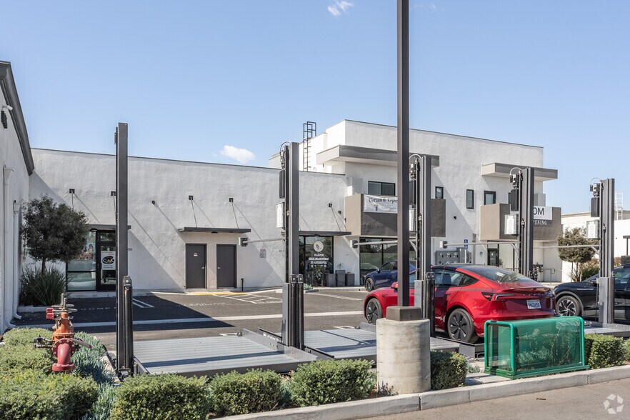 More Photos Of 6100-6172 Beach Blvd, Buena Park Office Residential For Lease