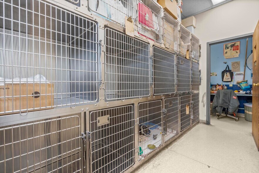 More Photos Of 755 Barnum Avenue Cutoff, Stratford Veterinarian Kennel For Sale