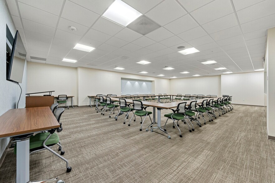 More Photos Of 2849 Paces Ferry Rd SE, Atlanta Office For Lease