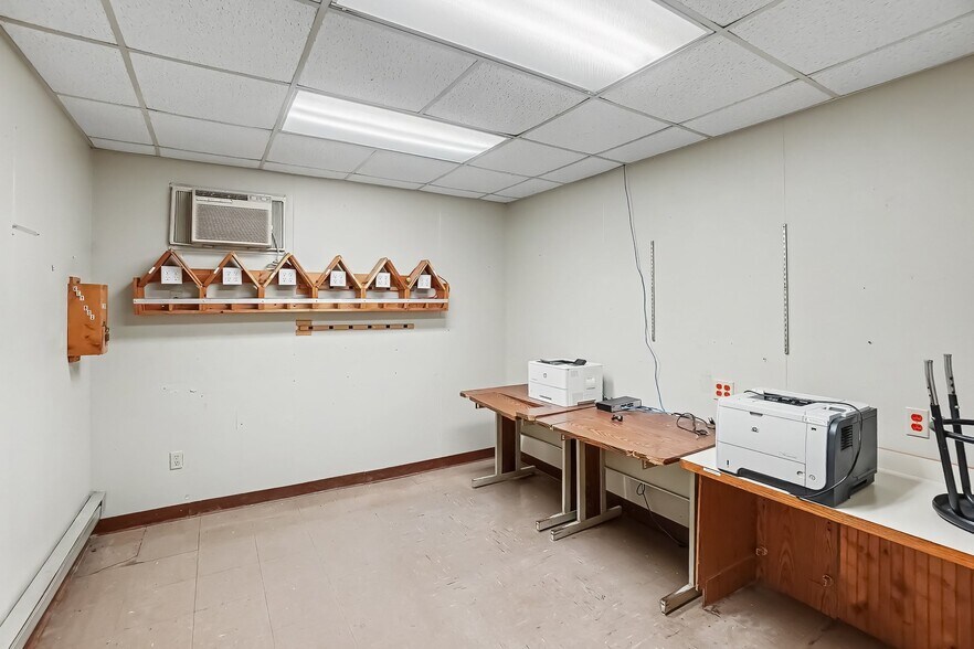 More Photos Of 1230 Locust St, Fremont Manufacturing For Lease