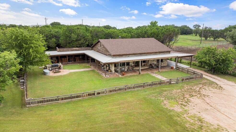 More Photos Of 1904 Floyd Rd, Weatherford Specialty For Sale