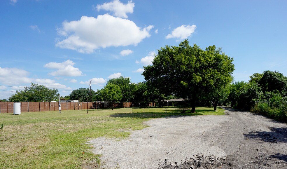 More Photos Of 3905 Prairie Ln, Austin Flex For Sale