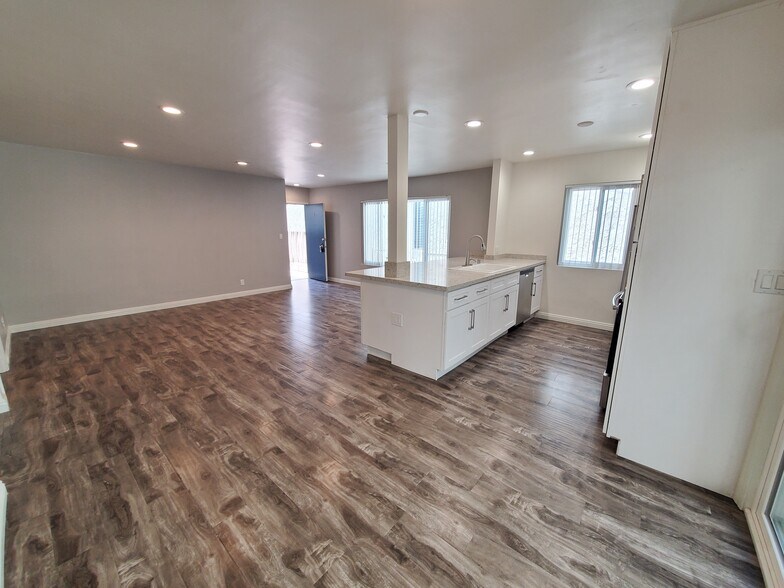 More Photos Of 1424 Greenfield Ave, Los Angeles Apartments For Sale