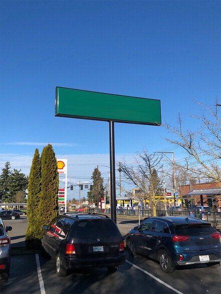 More Photos Of 7409 N Interstate Ave, Portland Fast Food For Lease