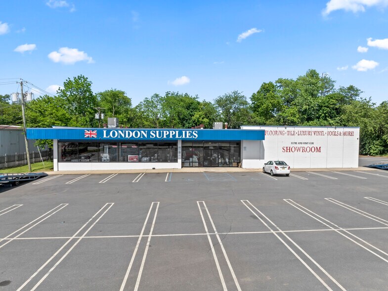 More Photos Of 690 State Route 18, East Brunswick General Retail For Sale