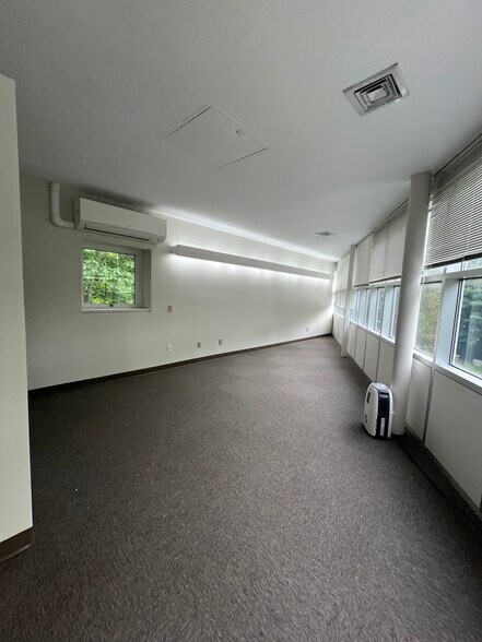 More Photos Of 11 Talcott Notch Rd, Farmington Office For Lease
