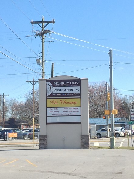 More Photos Of 1985 S Highway 101, Duncan Freestanding For Sale