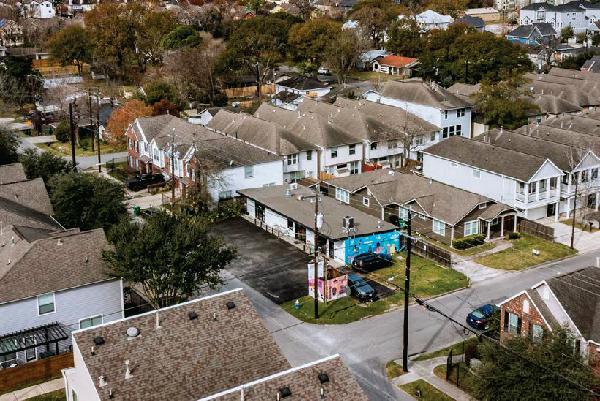 More Photos Of 1701 W 15th St, Houston Freestanding For Sale