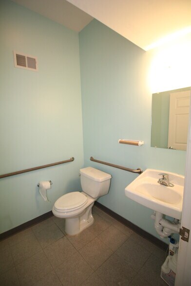 More Photos Of 1 Nami Ln, Hamilton Medical For Sale