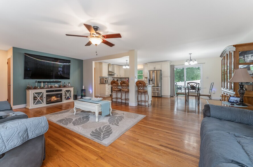 More Photos Of 417 Mountain Rd, Lebanon Specialty For Sale